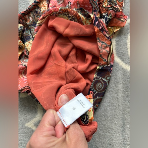 ALC June Silk Size 6 June Flutter Sleeve Lined Top - Picture 8 of 8